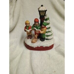 Christmas Carolers Musical Music Box 1986 Christmas Around the World